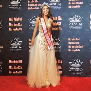 Jovani Gown Gift w Purchase